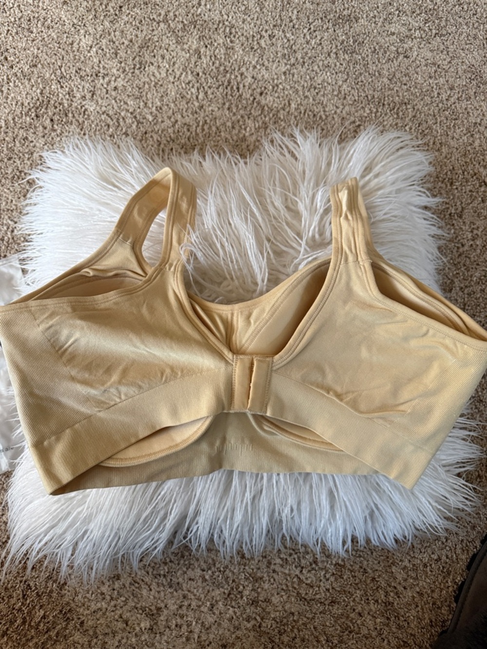 UNDEROUTFIT Comfort Shaping Bra - Picture 3 of 7